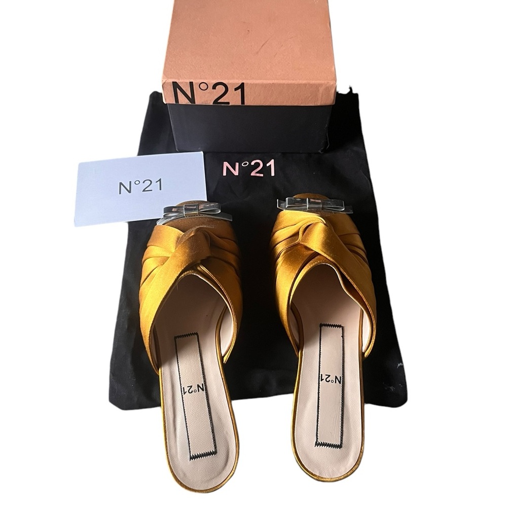 No 21 gold and silver slippers - Picture 10 of 12